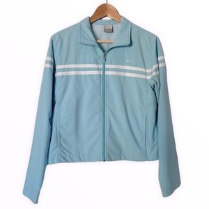 Nike Zip Front Jacket With Side Pockets.